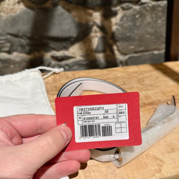 Valentino White Leather Gold Chain VLogo Belt - Picture 11 of 12